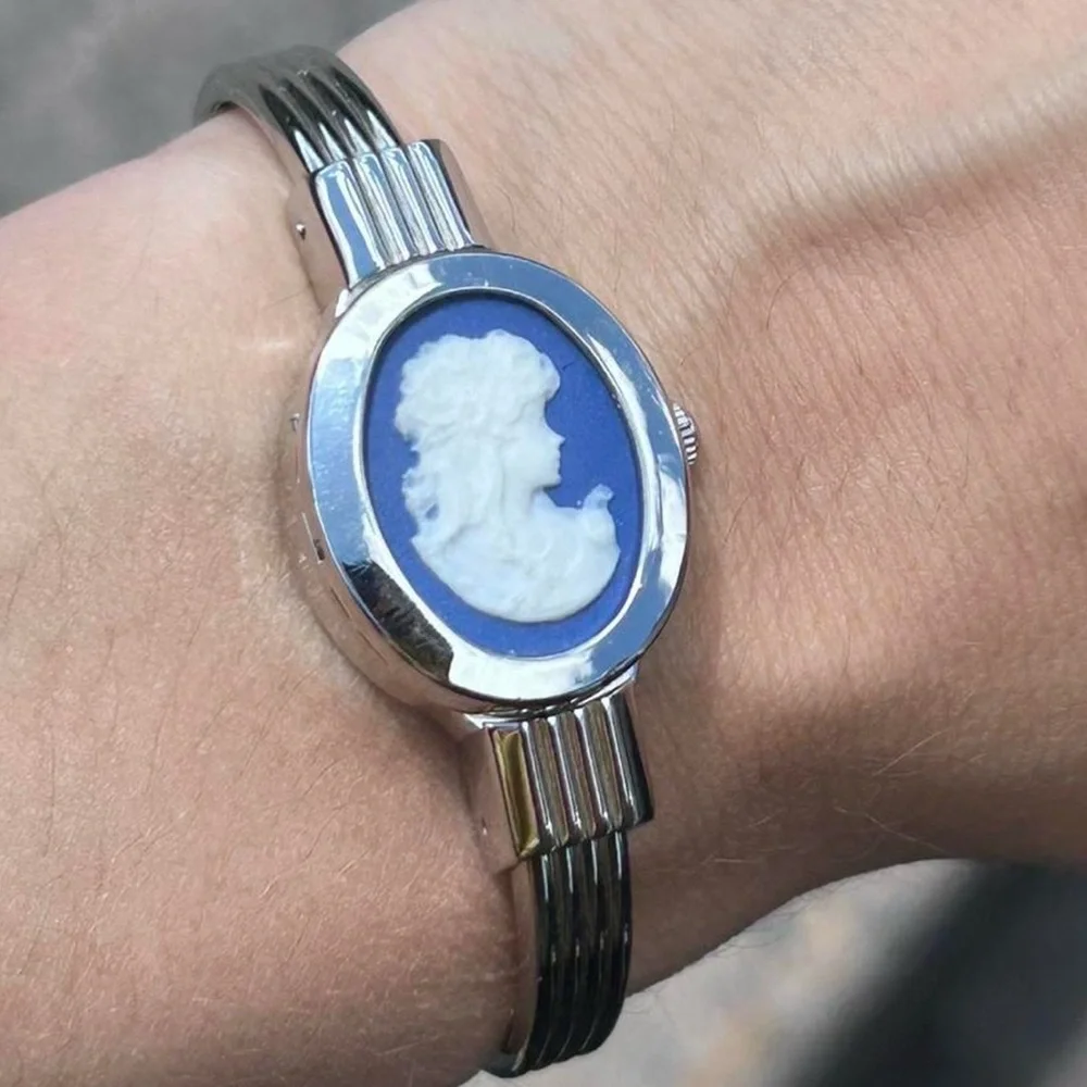 André Mouche Cameo Locket Watch - Blue and White - Picture 2 of 7